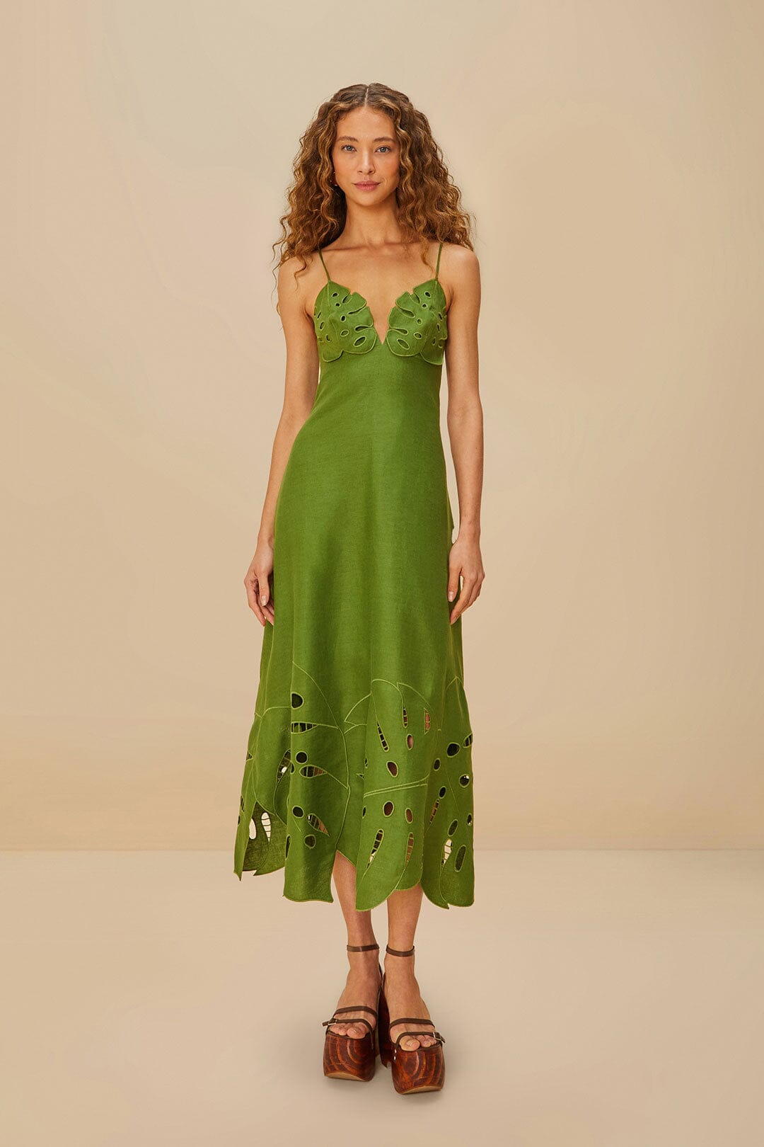 lookbook image shop_this_look_AVdw3f