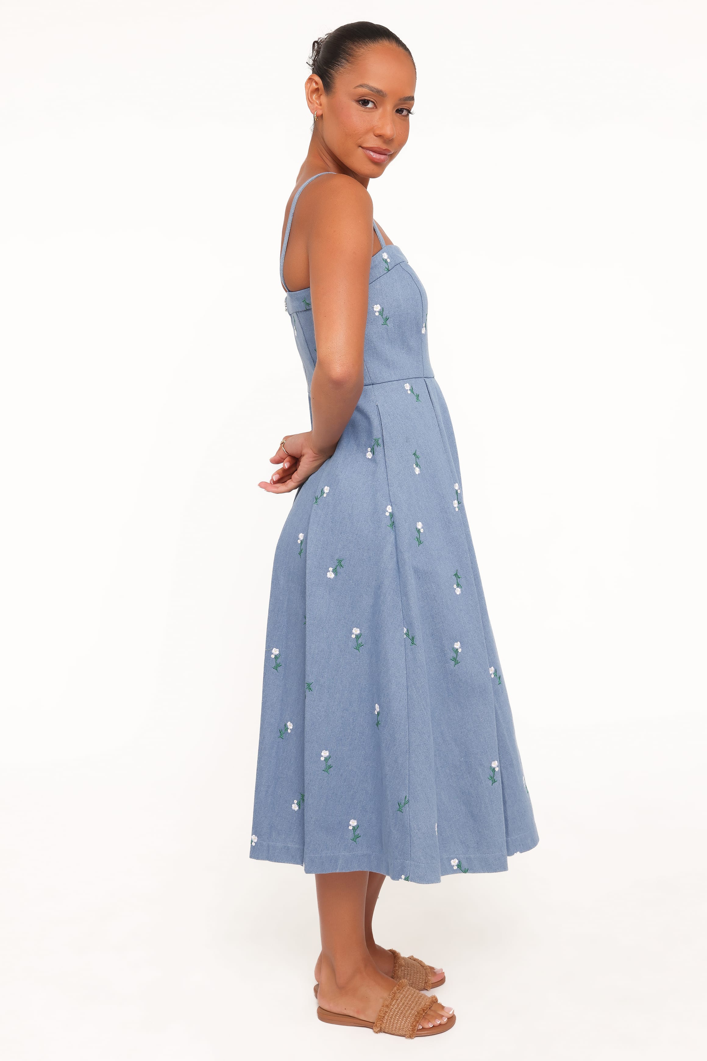 Chelsea Embroidered Midi Dress - Med Denim